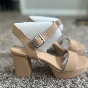 Tan heels size 10 from Pink Lily. BRAND NEW!